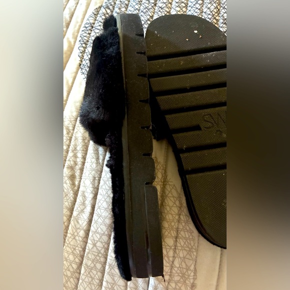 Stuart Weitzman Black Furry Women's Slippers - Picture 6 of 8